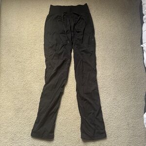 Dance Studio Mid-Rise Pant
Regular Lululemon Size 4